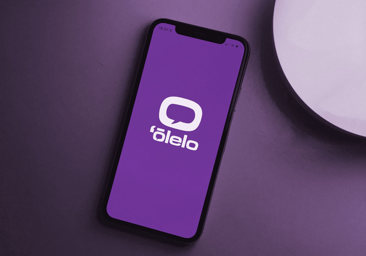 'Olelo mobile app shown on phone screens
